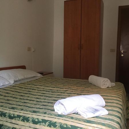 Hotel Primavera Sanremo Luaran gambar