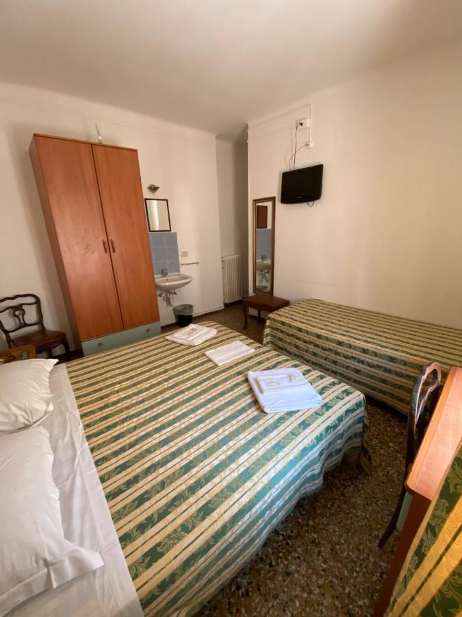 Hotel Primavera Sanremo Luaran gambar