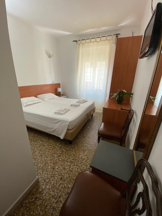 Hotel Primavera Sanremo Luaran gambar