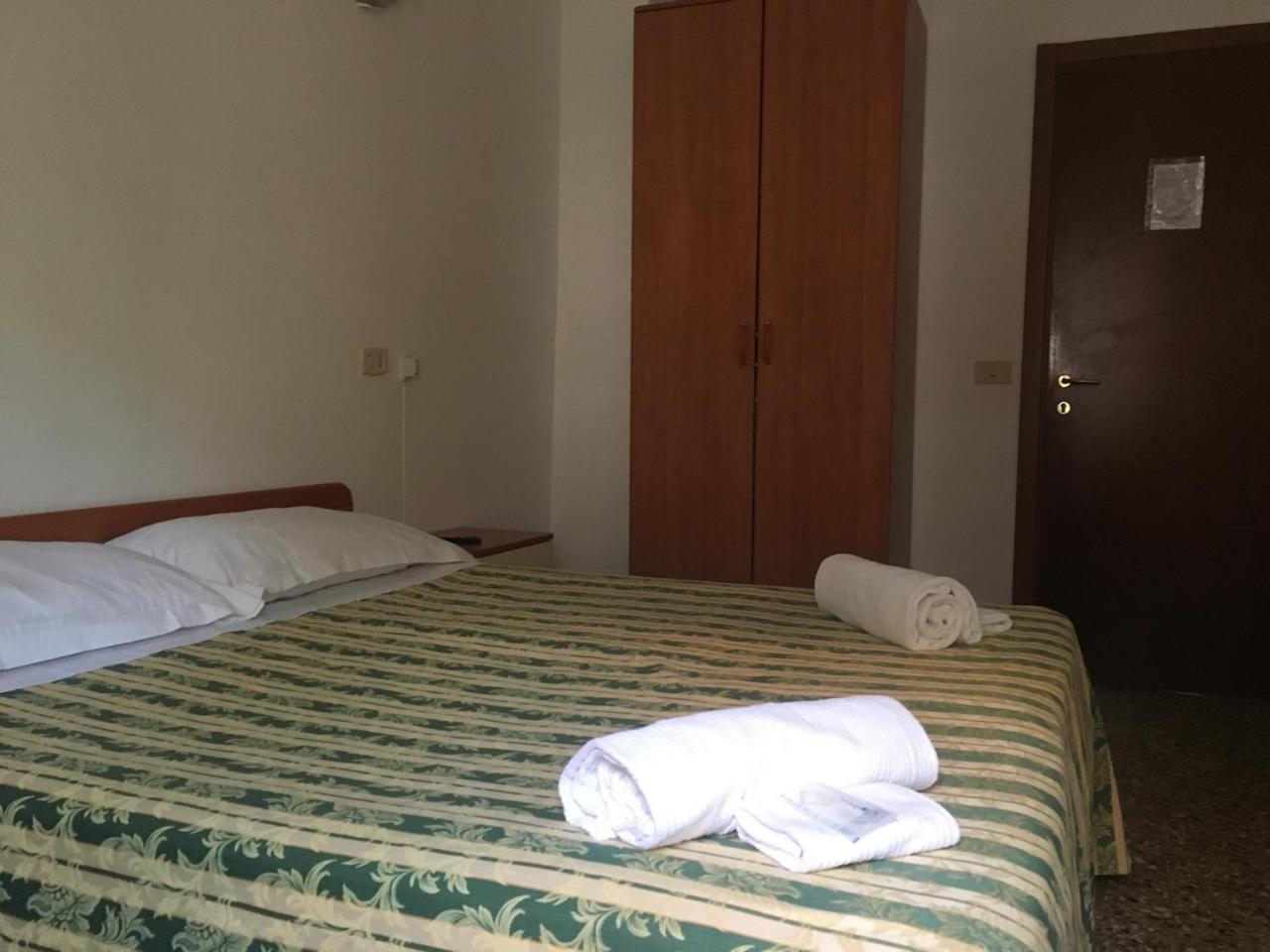 Hotel Primavera Sanremo Luaran gambar